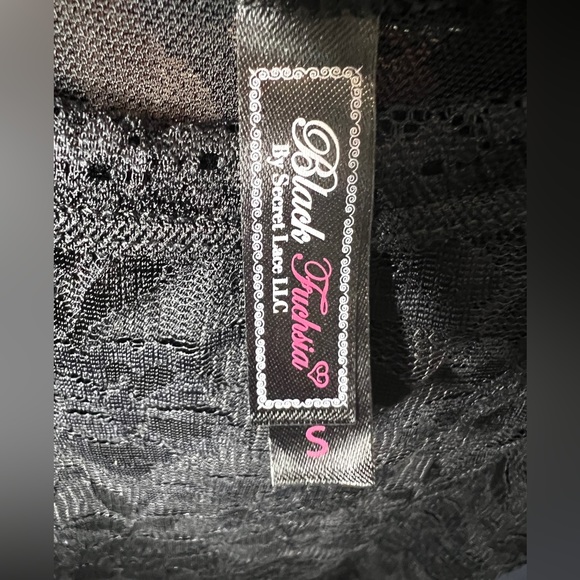 🖤 NWOT! Sheer Black Floral Lace Tank - Picture 2 of 8